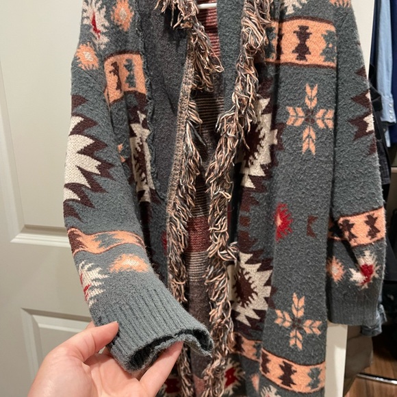 Aztec Patterned Knit Cardigan - Picture 2 of 5